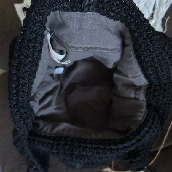 Vintage Sakroots Indio Hobo Bag, Black, Like New Condition - Picture 8 of 10